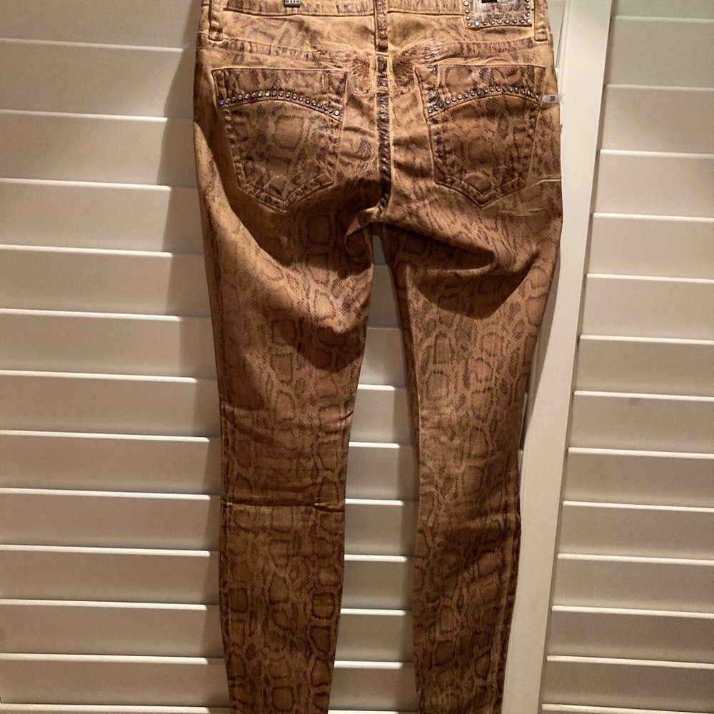 (NWT) Snake skin (leather textured feel) Robins Jeans - Picture 3 of 9